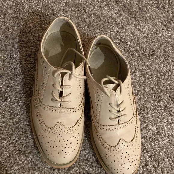 Women’s wingtip shoes - Picture 6 of 6